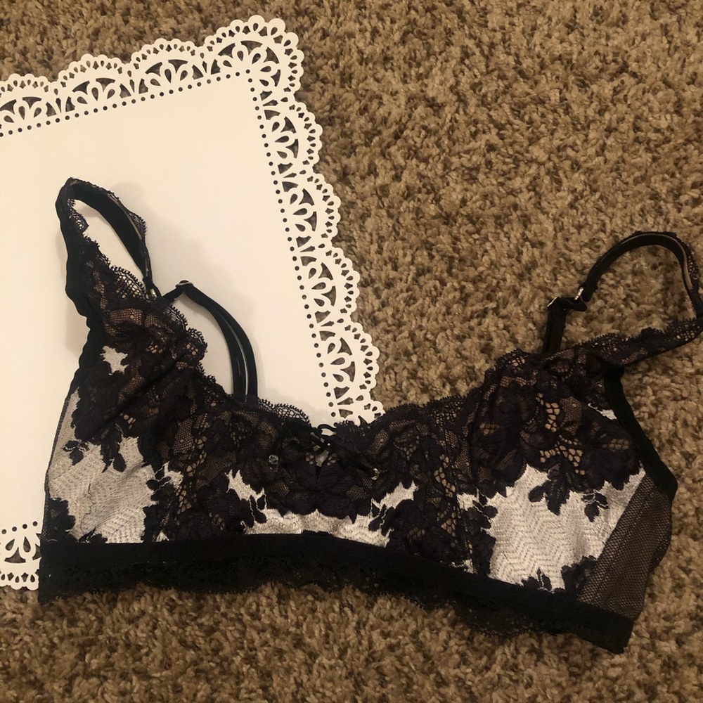 Victoria's Secret Underbust Lace Bra